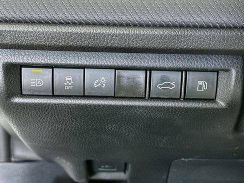 Used 2025 Toyota Camry SE FWD image 17