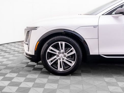 Certified 2024 Cadillac Lyriq Tech RWD image 37
