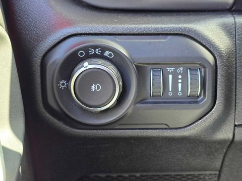 Used 2019 Jeep Wrangler Sport AWD/4WD image 30