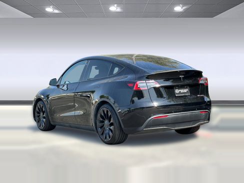 Used 2022 Tesla Model Y Performance AWD/4WD image 3