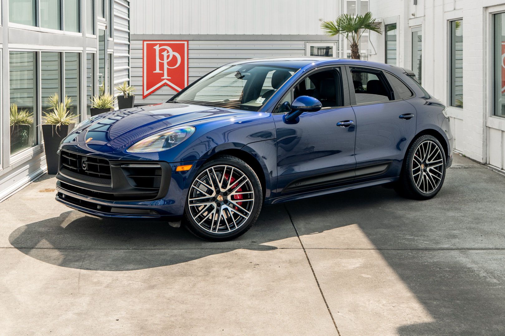 Used 2022 Porsche Macan GTS AWD/4WD image 2