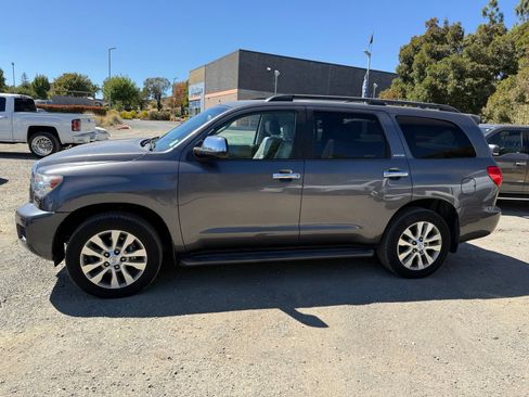 Used 2014 Toyota Sequoia Limited AWD/4WD image 2