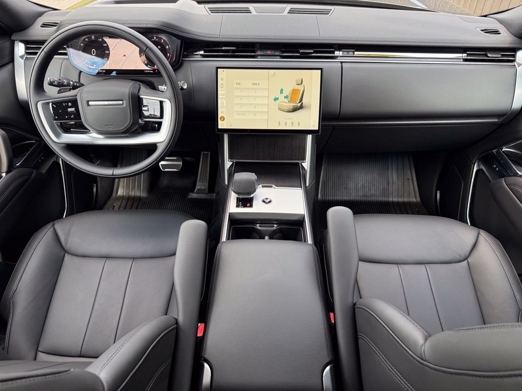 Certified 2026 Land Rover Range Rover SE AWD/4WD image 16