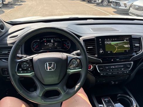 Used 2021 Honda Pilot Touring image 10