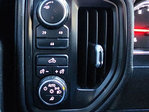 Used 2020 Chevrolet Silverado 2500 Custom w/ Custom Value Package image 26