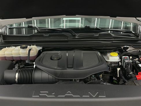 Used 2025 RAM 1500 Laramie w/ Night Edition image 19