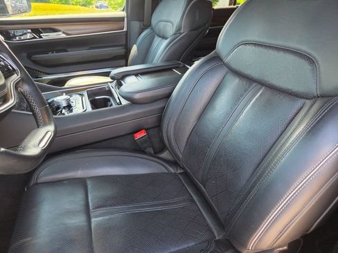 Certified 2022 Jeep Grand Wagoneer Series II AWD/4WD image 11