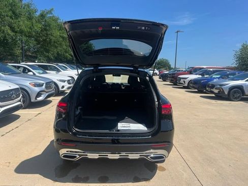 Used 2025 Mercedes-Benz GLC 300 4MATIC image 9