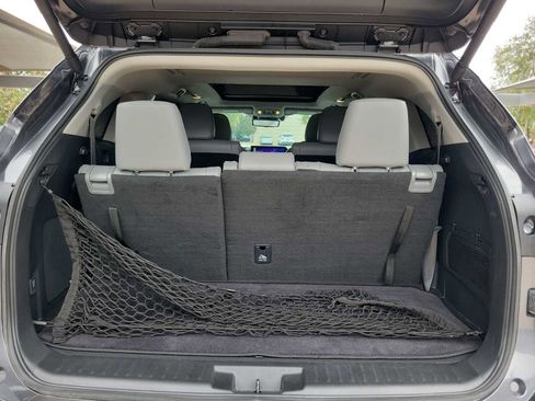 Used 2025 Toyota Highlander Platinum AWD/4WD image 23