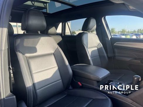 Used 2023 Volkswagen Atlas Cross Sport SE w/ Panoramic Sunroof Package FWD image 36