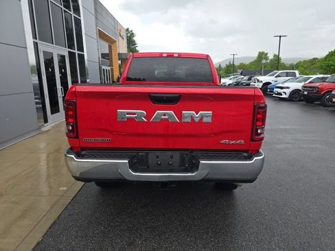 Certified 2026 RAM 2500 Big Horn AWD/4WD image 5