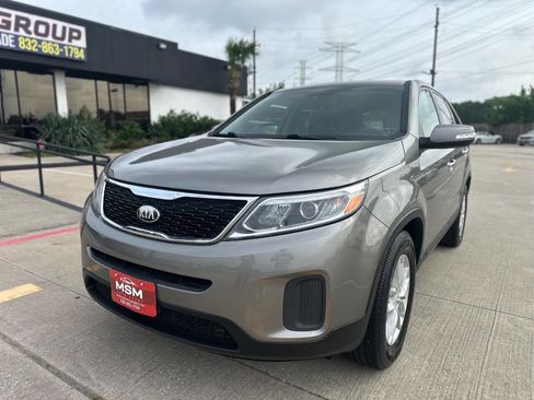 Used 2014 Kia Sorento LX FWD image 1