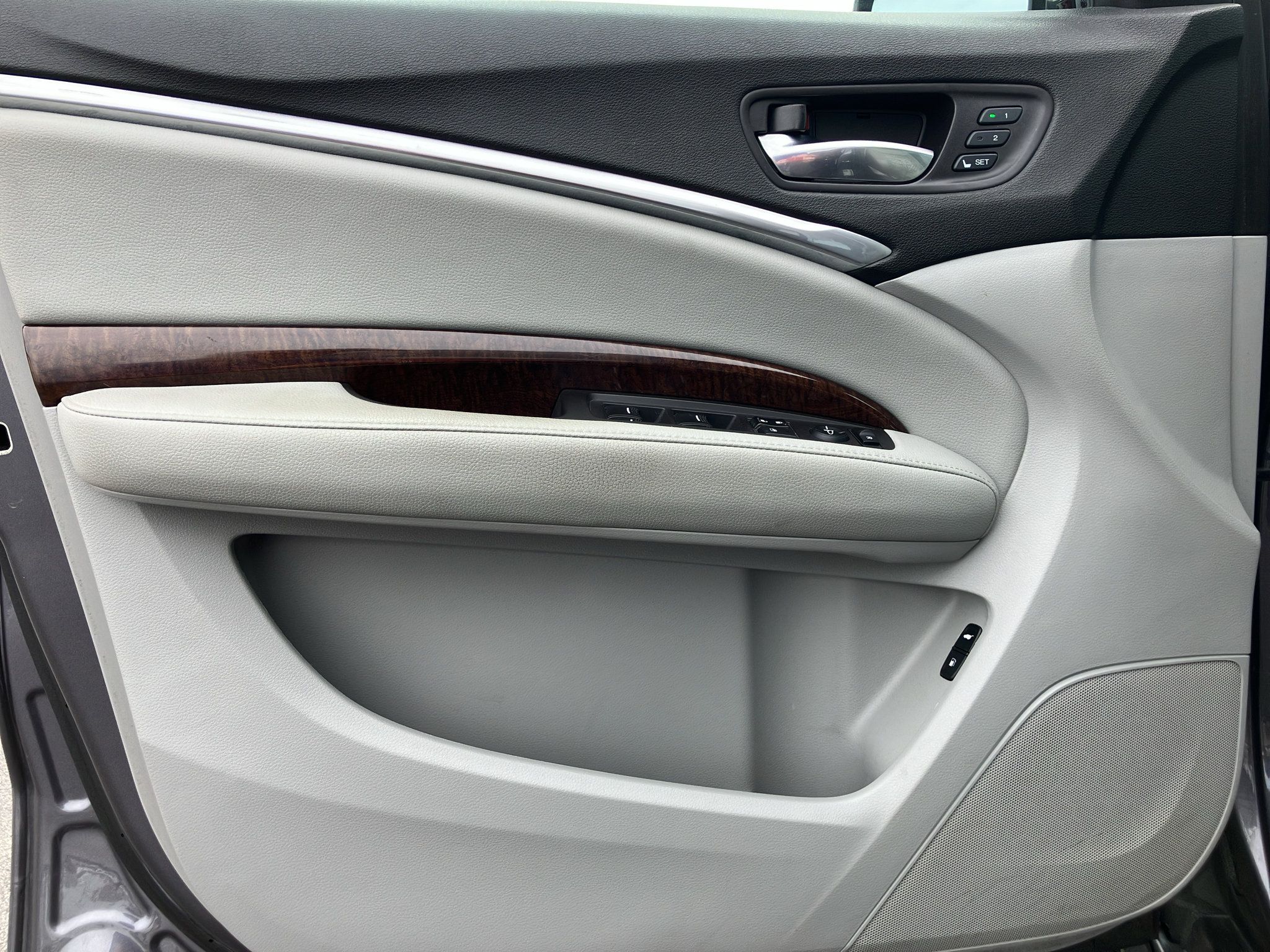 Used 2017 Acura MDX SH-AWD image 13