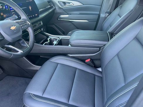 Used 2026 Chevrolet Traverse LT AWD/4WD image 10
