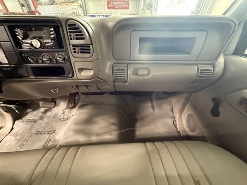 Used 1999 GMC Sierra 3500 2WD Regular Cab HD image 17