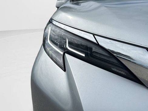 Used 2022 Toyota Sienna XLE FWD image 25