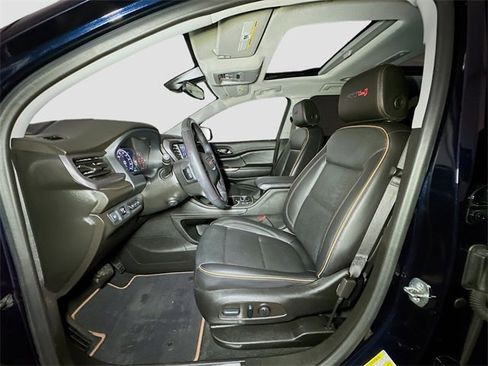 Used 2022 GMC Acadia AT4 w/ Technology Package image 17