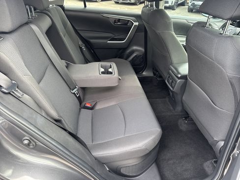 Used 2022 Toyota RAV4 LE image 15