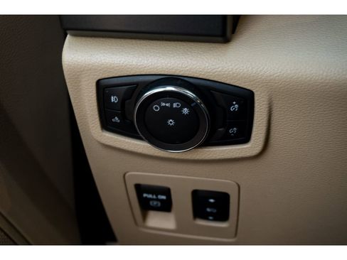 Used 2018 Ford F150 XLT w/ Equipment Group 302A Luxury AWD/4WD image 29