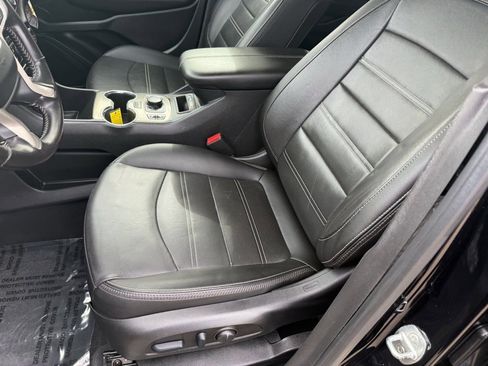 Used 2022 GMC Terrain Denali w/ Black Diamond Edition image 21