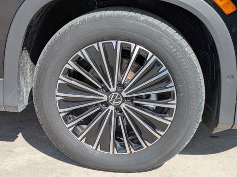 New 2026 Volkswagen Tiguan S image 11