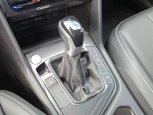 Used 2023 Volkswagen Tiguan SE R-Line image 12