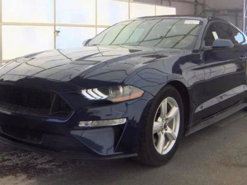 Used 2018 Ford Mustang Coupe RWD image 2