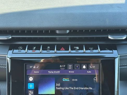 New 2025 Jeep Grand Cherokee Laredo X w/ Luxury Tech Group I AWD/4WD image 17