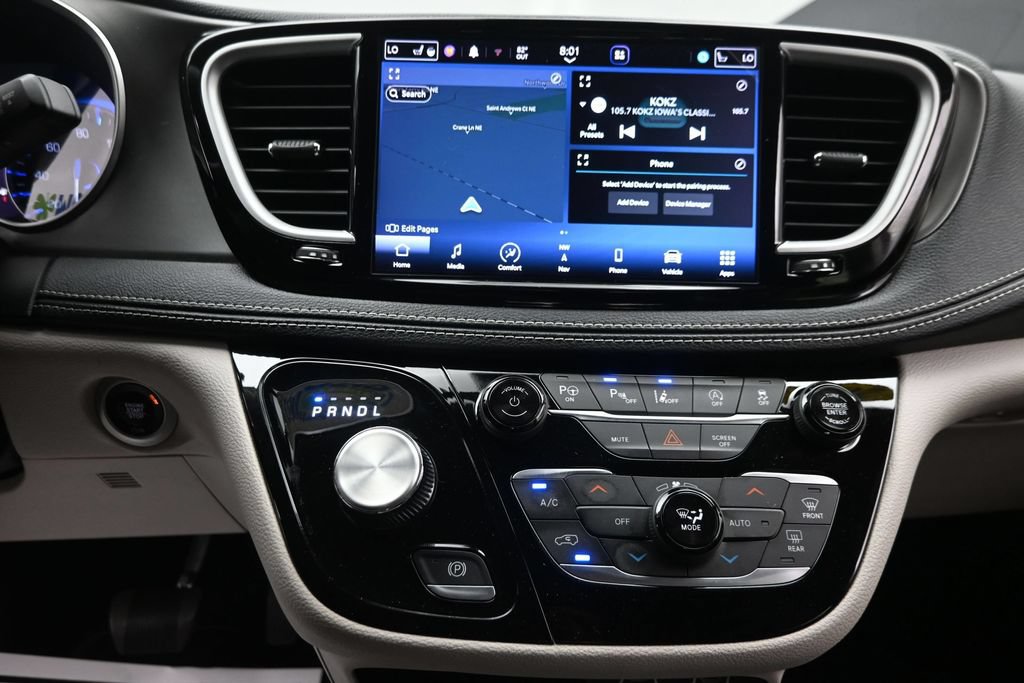Used 2023 Chrysler Pacifica Touring-L w/ Uconnect Theater Family Group AWD/4WD image 20