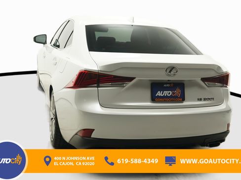 Used 2017 Lexus IS 200t RWD image 15
