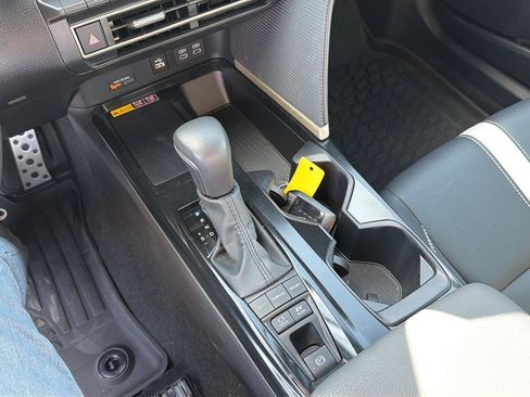 Used 2025 Toyota Camry SE FWD image 25