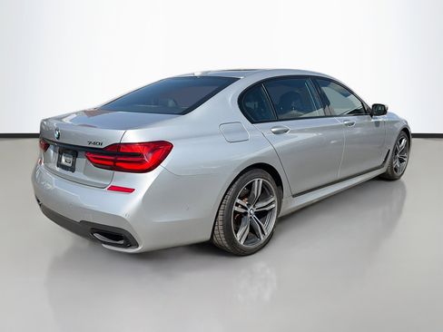 Used 2019 BMW 740i w/ Executive Package image 3