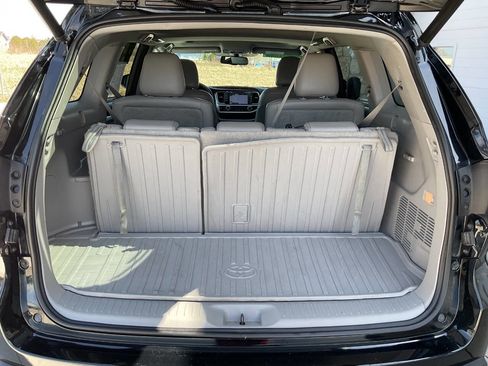 Used 2016 Toyota Highlander XLE image 38