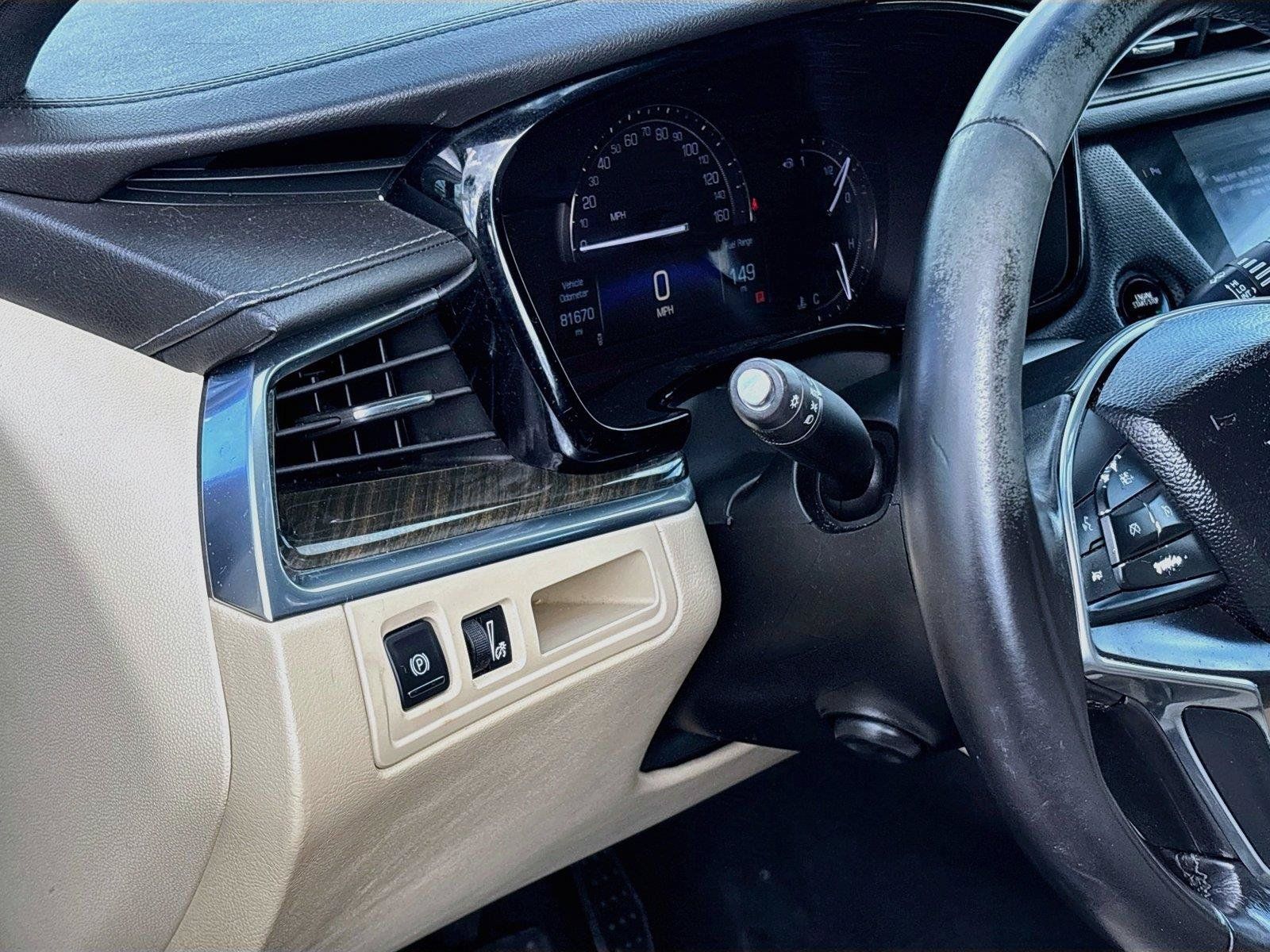 Used 2017 Cadillac XT5 FWD image 10