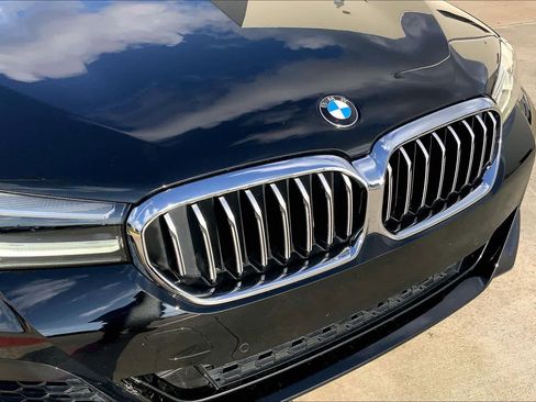 Used 2022 BMW 540i w/ Executive Package image 29