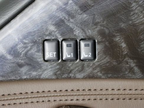 Used 2024 Nissan Armada Platinum w/ Captain's Chairs Package image 53