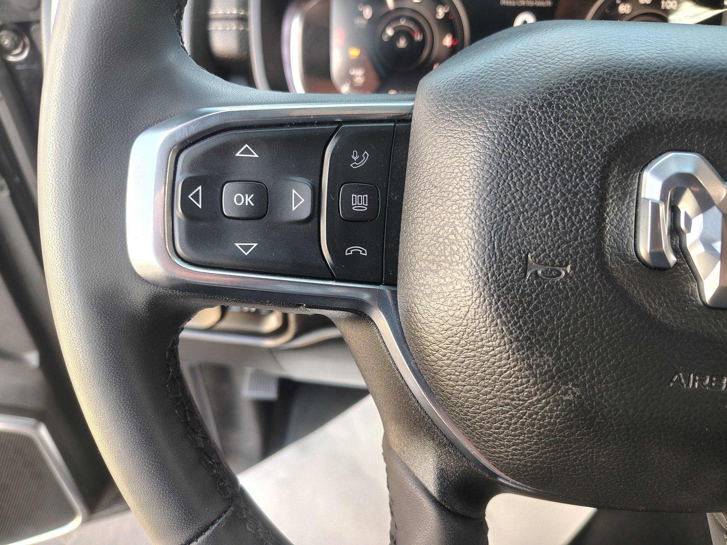 Used 2026 RAM 2500 Laramie AWD/4WD image 31