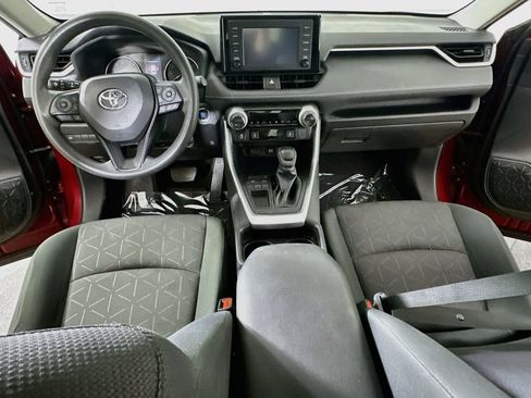 Used 2019 Toyota RAV4 XLE w/ Convenience Package FWD image 16