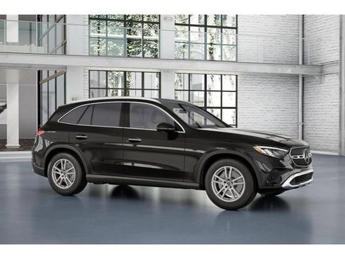 Used 2026 Mercedes-Benz GLC 300 4MATIC image 13