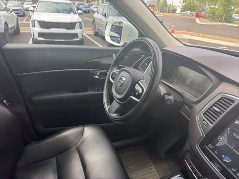 Used 2018 Volvo XC90 T5 Momentum w/ Convenience Package AWD/4WD image 19