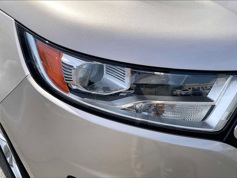 Used 2018 Ford Edge SEL FWD image 29