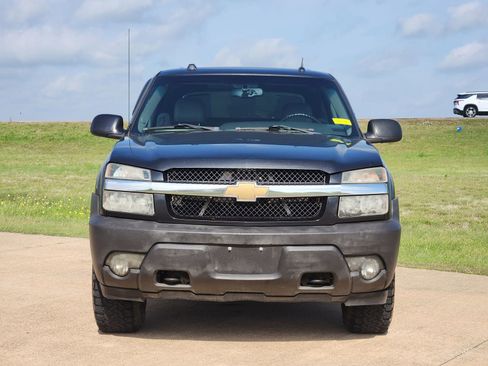 Used 2005 Chevrolet Avalanche LT w/ Preferred Equipment Group AWD/4WD image 6