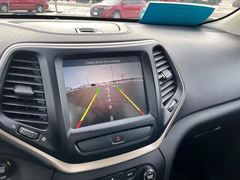 Used 2016 Jeep Cherokee Limited AWD/4WD image 20