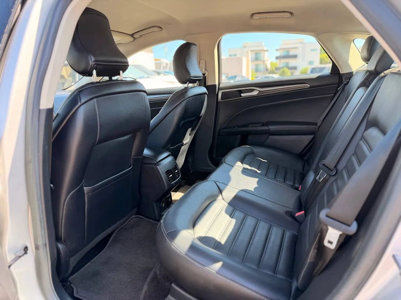 Used 2017 Ford Fusion SE w/ Equipment Group 602A FWD image 27