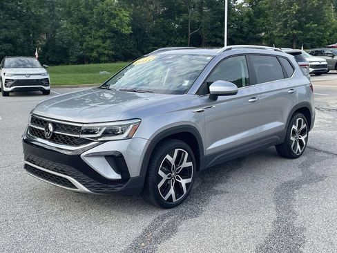 Certified 2023 Volkswagen Taos SEL AWD/4WD image 4