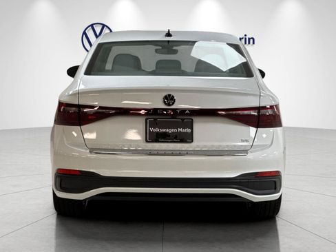 New 2027 Volkswagen Jetta SE FWD image 4