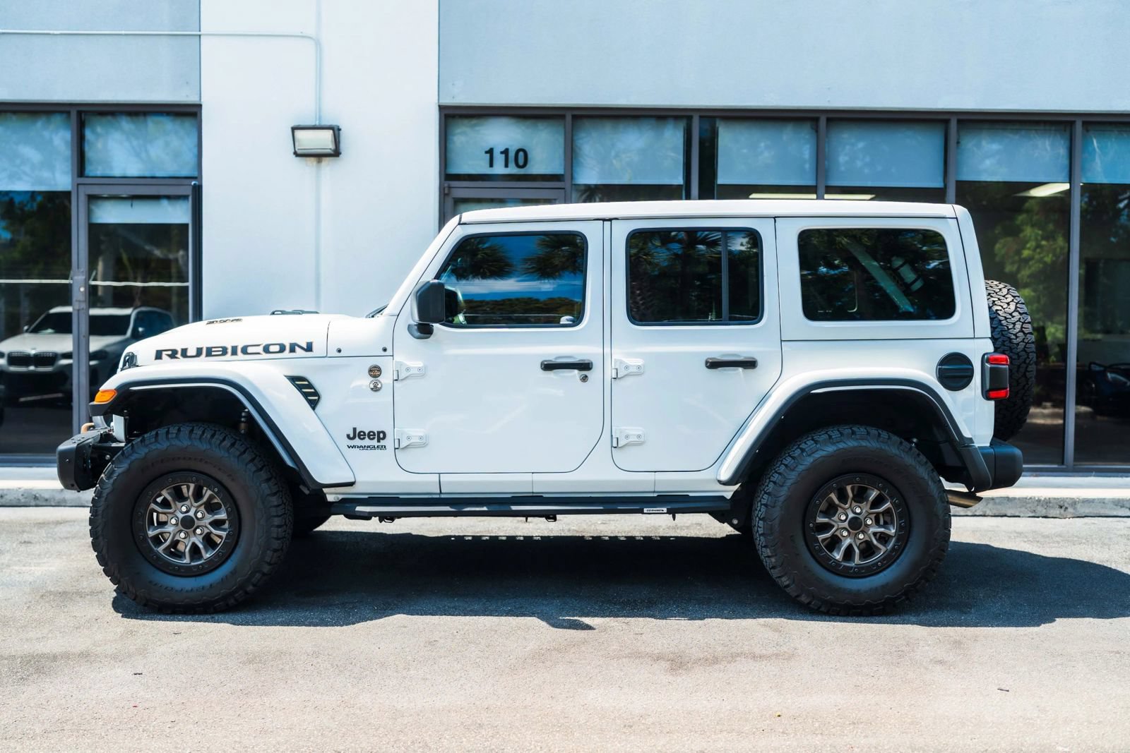 Used 2022 Jeep Wrangler Unlimited Rubicon w/ Trailer Tow Package AWD/4WD image 6