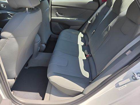 New 2026 Hyundai Elantra SE FWD image 11