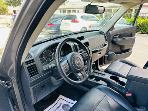 Used 2012 Jeep Liberty Sport RWD image 14