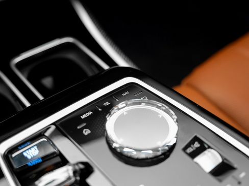 Used 2023 BMW i7 xDrive60 image 49